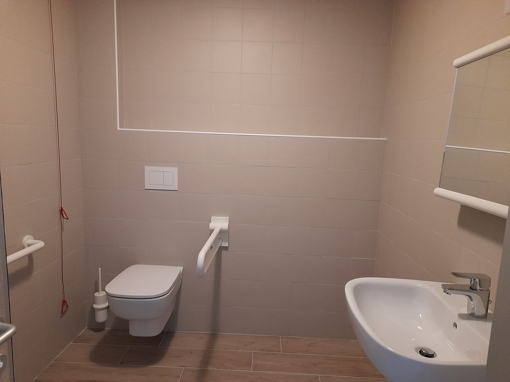 Nucleo verde bagno in stanza